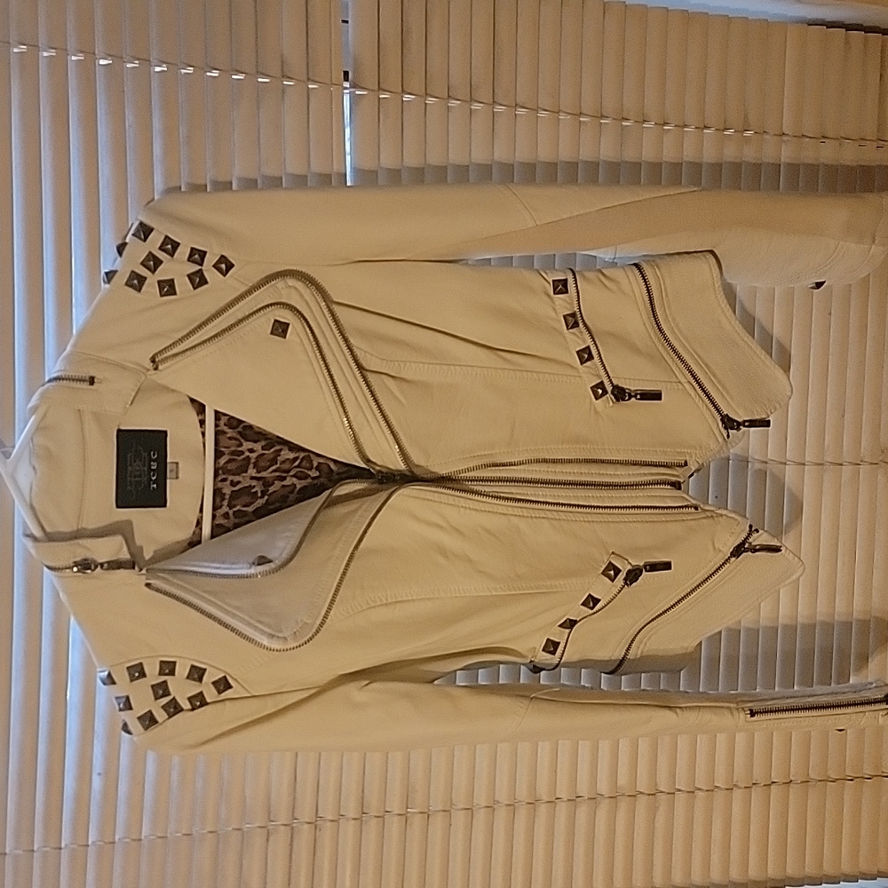 Jacket for woman